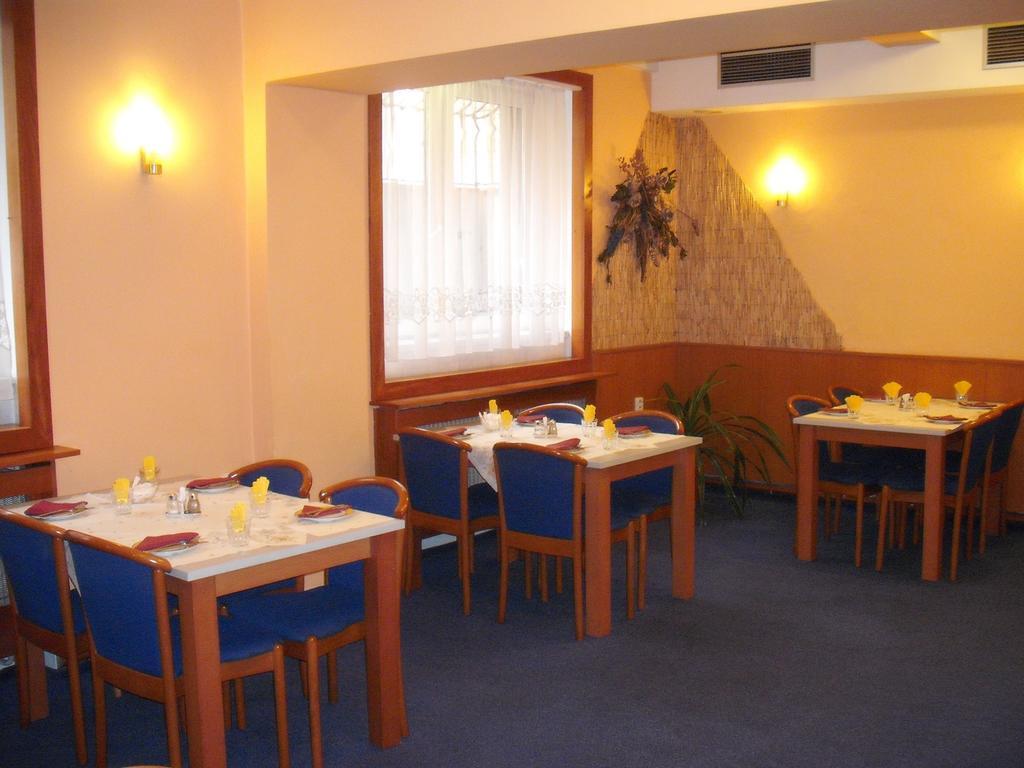 Hotel Forman Mladá Boleslav Exteriör bild